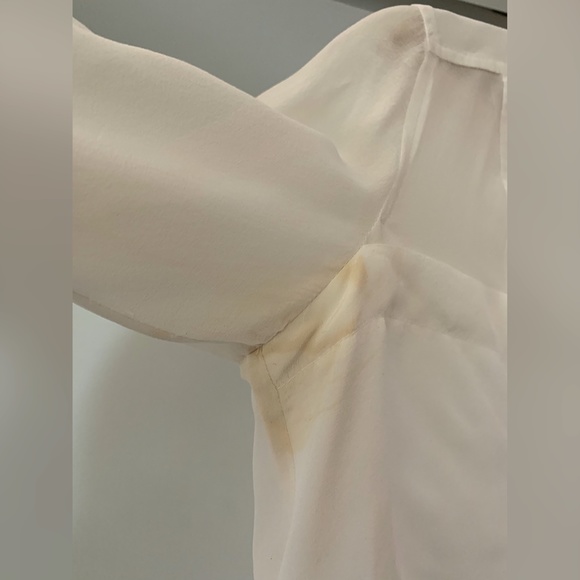 BCBGMaxAzria White V-Neck Long Sleeves Blouse - Picture 11 of 15